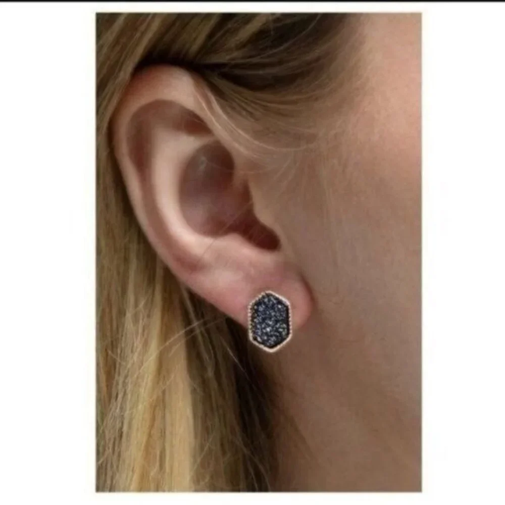 DRUZY POST EARRINGS- GOLD- NEW